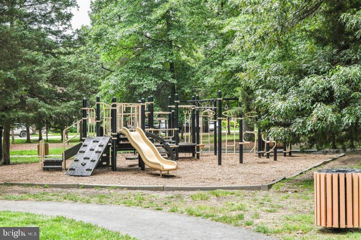42539 MAYFLOWER TER #204, BRAMBLETON, Virginia 20148, 2 Bedrooms Bedrooms, ,2 BathroomsBathrooms,Residential,For sale,42539 MAYFLOWER TER #204,VALO2107584 MLS # VALO2107584