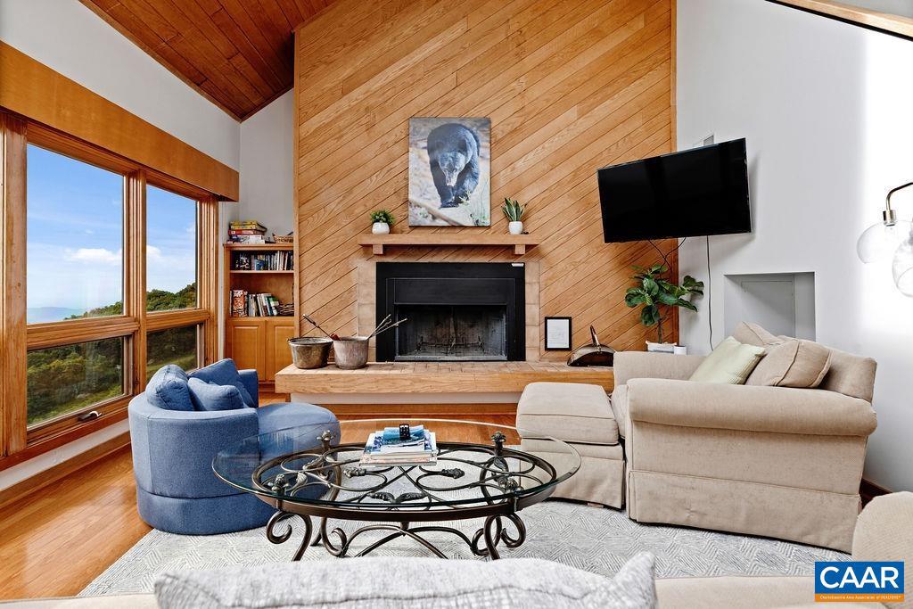 1544 CLIFFS CONDOS, WINTERGREEN, Virginia 22967, 3 Bedrooms Bedrooms, ,3 BathroomsBathrooms,Residential,For sale,1544 CLIFFS CONDOS,669347 MLS # 669347