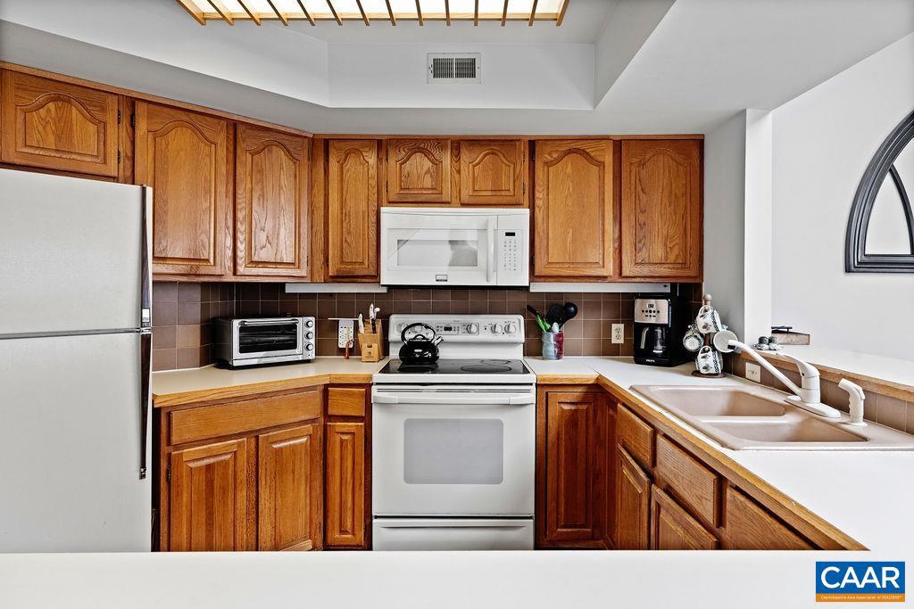 1544 CLIFFS CONDOS, WINTERGREEN, Virginia 22967, 3 Bedrooms Bedrooms, ,3 BathroomsBathrooms,Residential,For sale,1544 CLIFFS CONDOS,669347 MLS # 669347