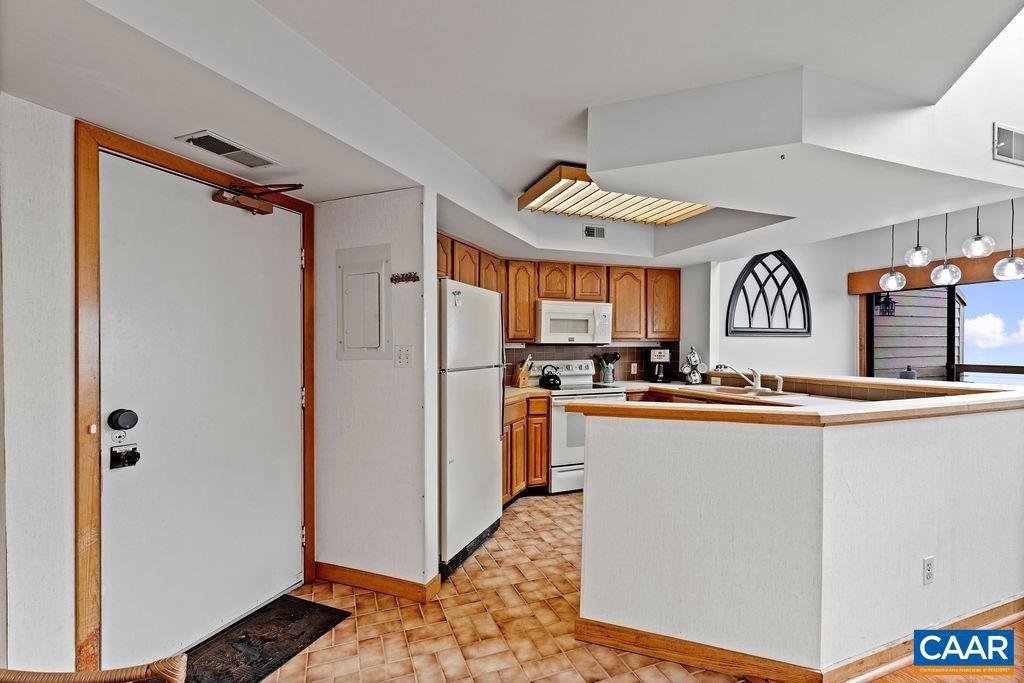 1544 CLIFFS CONDOS, WINTERGREEN, Virginia 22967, 3 Bedrooms Bedrooms, ,3 BathroomsBathrooms,Residential,For sale,1544 CLIFFS CONDOS,669347 MLS # 669347