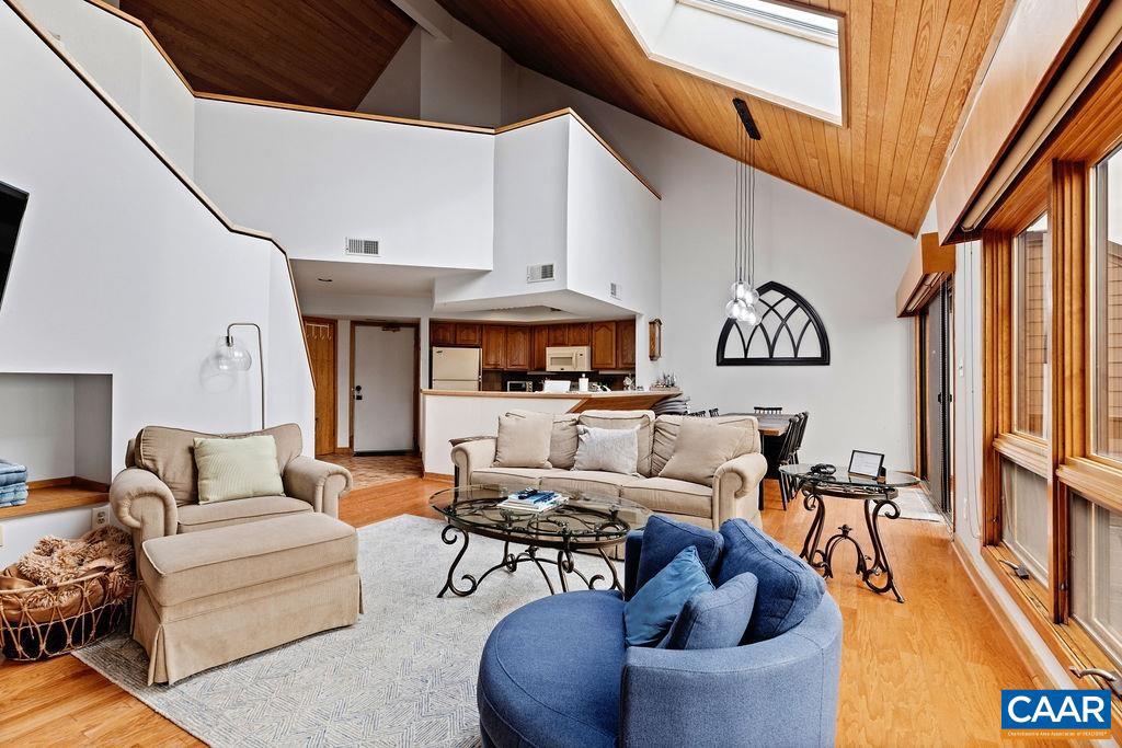 1544 CLIFFS CONDOS, WINTERGREEN, Virginia 22967, 3 Bedrooms Bedrooms, ,3 BathroomsBathrooms,Residential,For sale,1544 CLIFFS CONDOS,669347 MLS # 669347