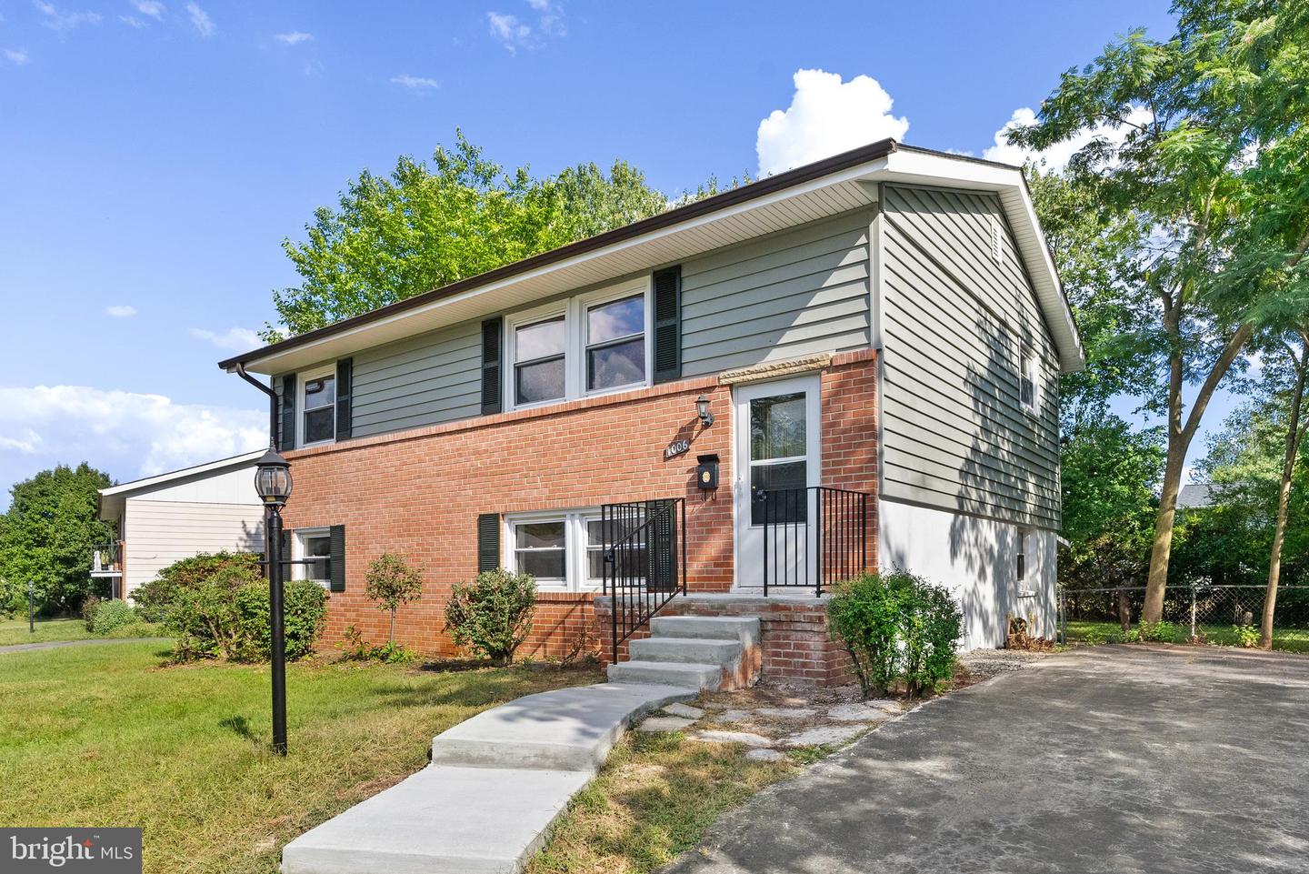 1006 S IRONWOOD RD, STERLING, Virginia 20164, 4 Bedrooms Bedrooms, ,2 BathroomsBathrooms,Residential,For sale,1006 S IRONWOOD RD,VALO2107618 MLS # VALO2107618