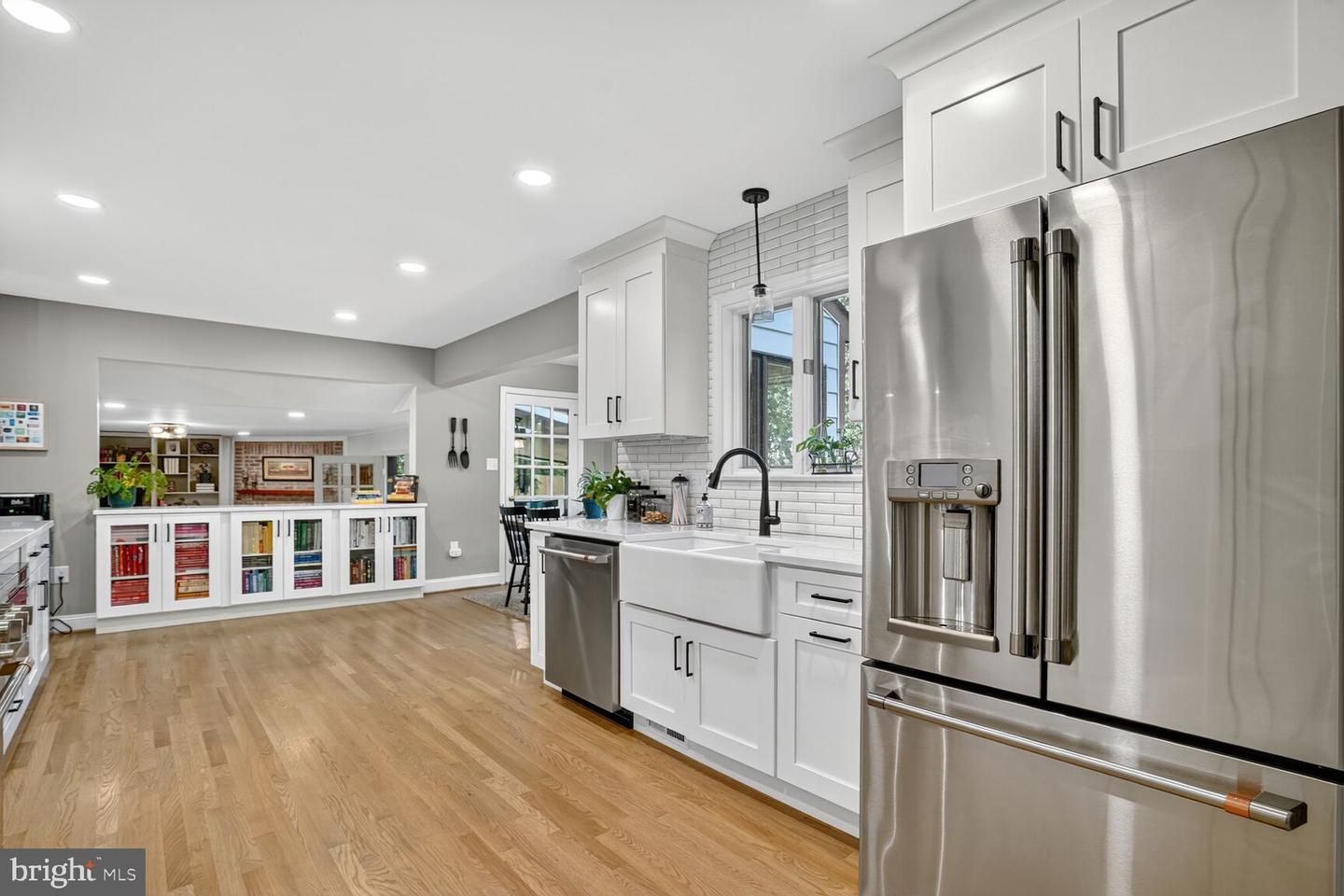 7054 IDYLWOOD RD, FALLS CHURCH, Virginia 22043, 5 Bedrooms Bedrooms, ,4 BathroomsBathrooms,Residential,For sale,7054 IDYLWOOD RD,VAFX2268990 MLS # VAFX2268990