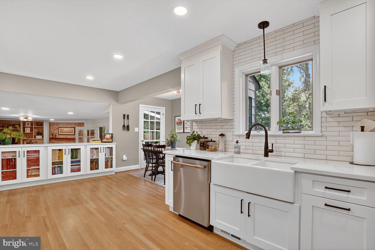7054 IDYLWOOD RD, FALLS CHURCH, Virginia 22043, 5 Bedrooms Bedrooms, ,4 BathroomsBathrooms,Residential,For sale,7054 IDYLWOOD RD,VAFX2268990 MLS # VAFX2268990