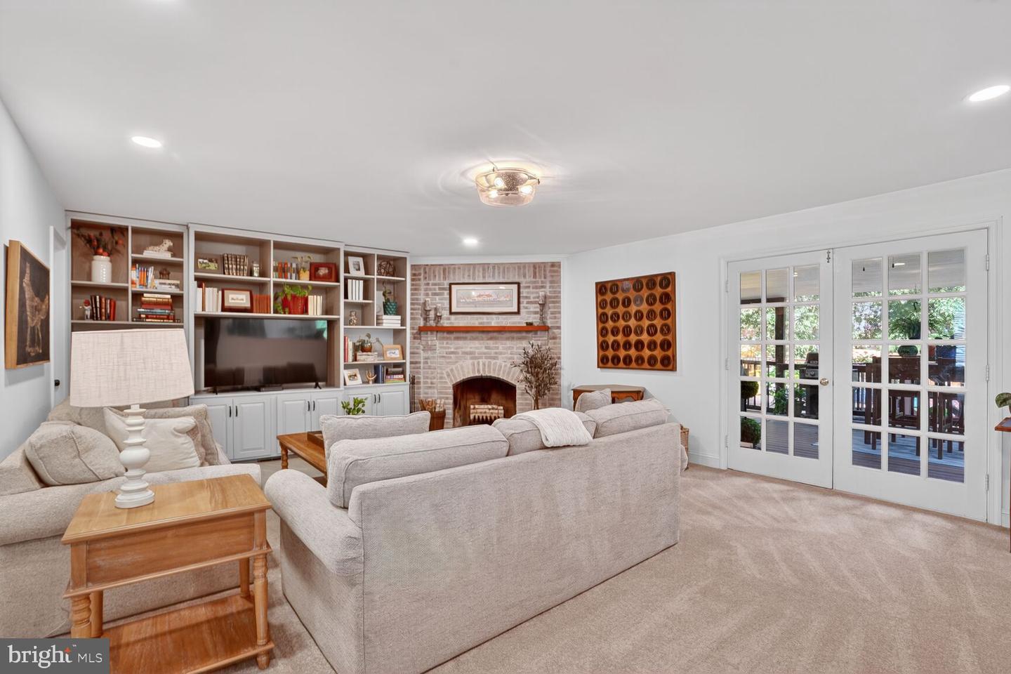7054 IDYLWOOD RD, FALLS CHURCH, Virginia 22043, 5 Bedrooms Bedrooms, ,4 BathroomsBathrooms,Residential,For sale,7054 IDYLWOOD RD,VAFX2268990 MLS # VAFX2268990