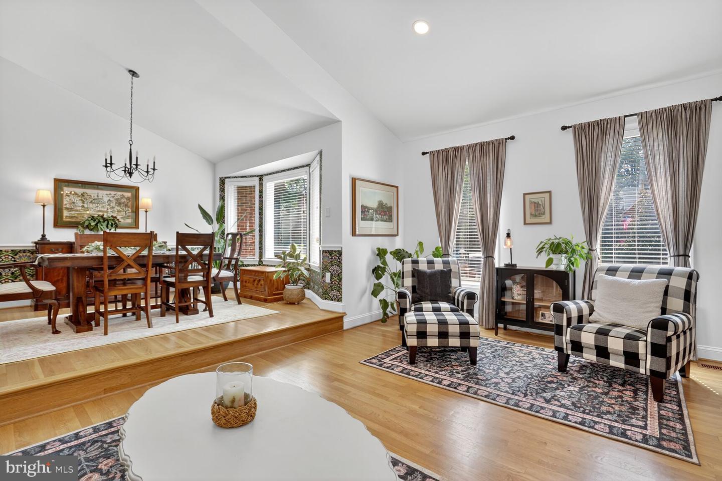 7054 IDYLWOOD RD, FALLS CHURCH, Virginia 22043, 5 Bedrooms Bedrooms, ,4 BathroomsBathrooms,Residential,For sale,7054 IDYLWOOD RD,VAFX2268990 MLS # VAFX2268990