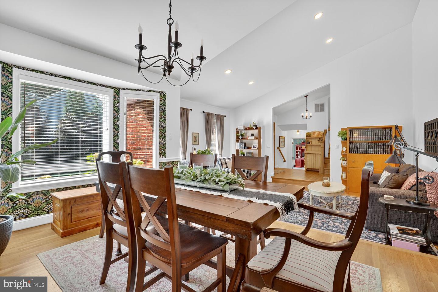 7054 IDYLWOOD RD, FALLS CHURCH, Virginia 22043, 5 Bedrooms Bedrooms, ,4 BathroomsBathrooms,Residential,For sale,7054 IDYLWOOD RD,VAFX2268990 MLS # VAFX2268990