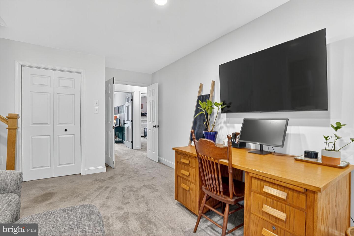 7054 IDYLWOOD RD, FALLS CHURCH, Virginia 22043, 5 Bedrooms Bedrooms, ,4 BathroomsBathrooms,Residential,For sale,7054 IDYLWOOD RD,VAFX2268990 MLS # VAFX2268990