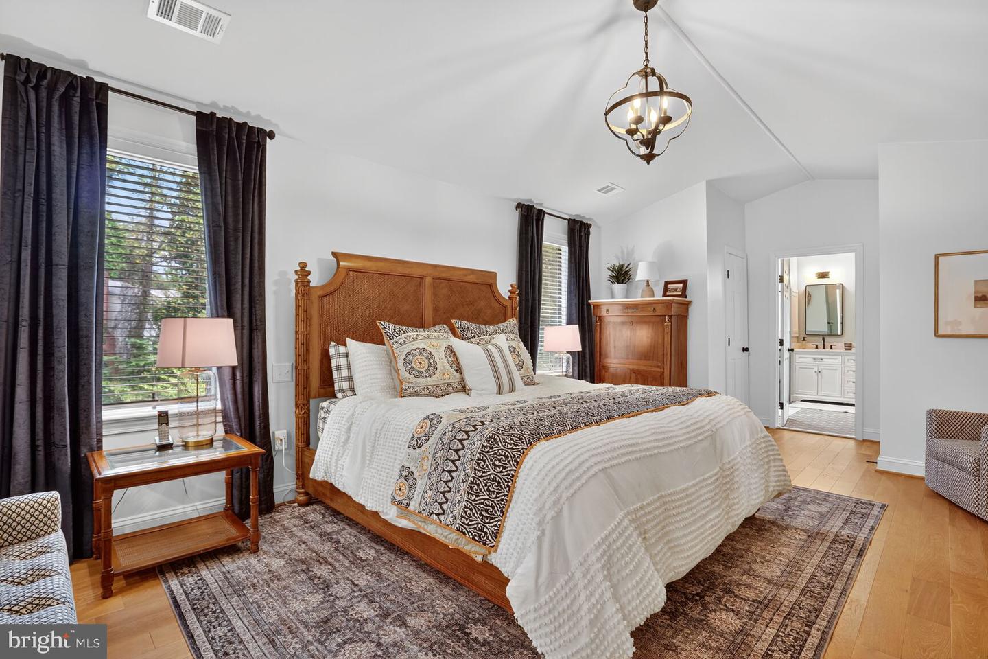 7054 IDYLWOOD RD, FALLS CHURCH, Virginia 22043, 5 Bedrooms Bedrooms, ,4 BathroomsBathrooms,Residential,For sale,7054 IDYLWOOD RD,VAFX2268990 MLS # VAFX2268990