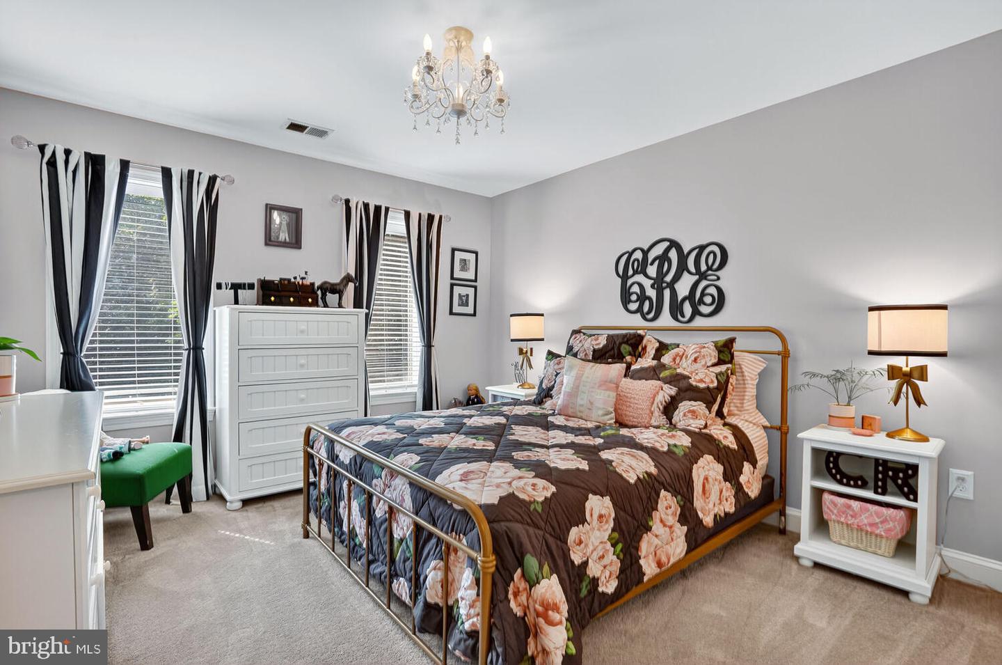 7054 IDYLWOOD RD, FALLS CHURCH, Virginia 22043, 5 Bedrooms Bedrooms, ,4 BathroomsBathrooms,Residential,For sale,7054 IDYLWOOD RD,VAFX2268990 MLS # VAFX2268990