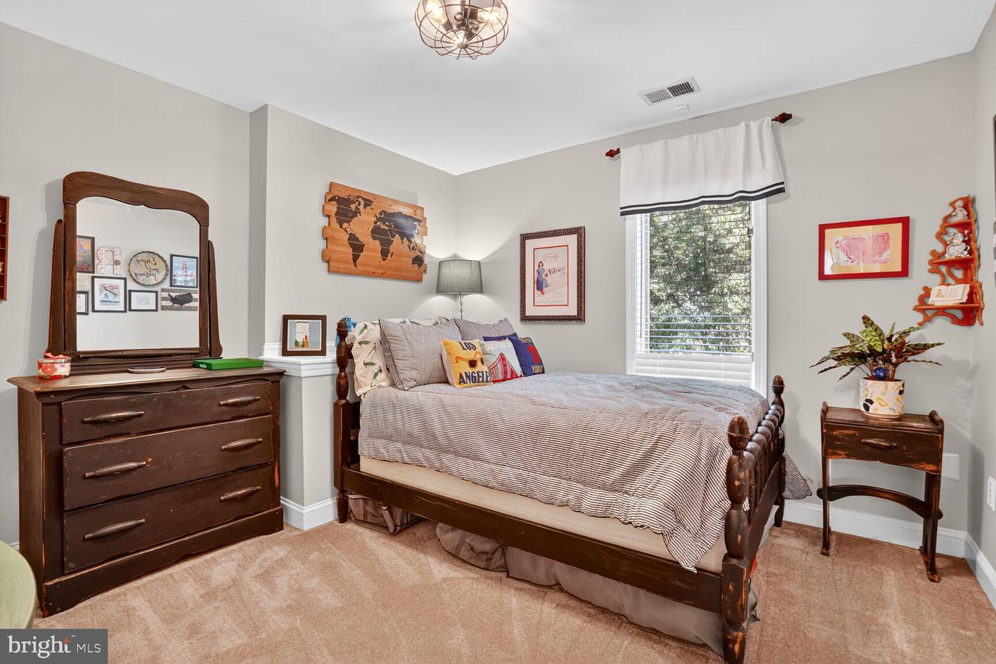 7054 IDYLWOOD RD, FALLS CHURCH, Virginia 22043, 5 Bedrooms Bedrooms, ,4 BathroomsBathrooms,Residential,For sale,7054 IDYLWOOD RD,VAFX2268990 MLS # VAFX2268990