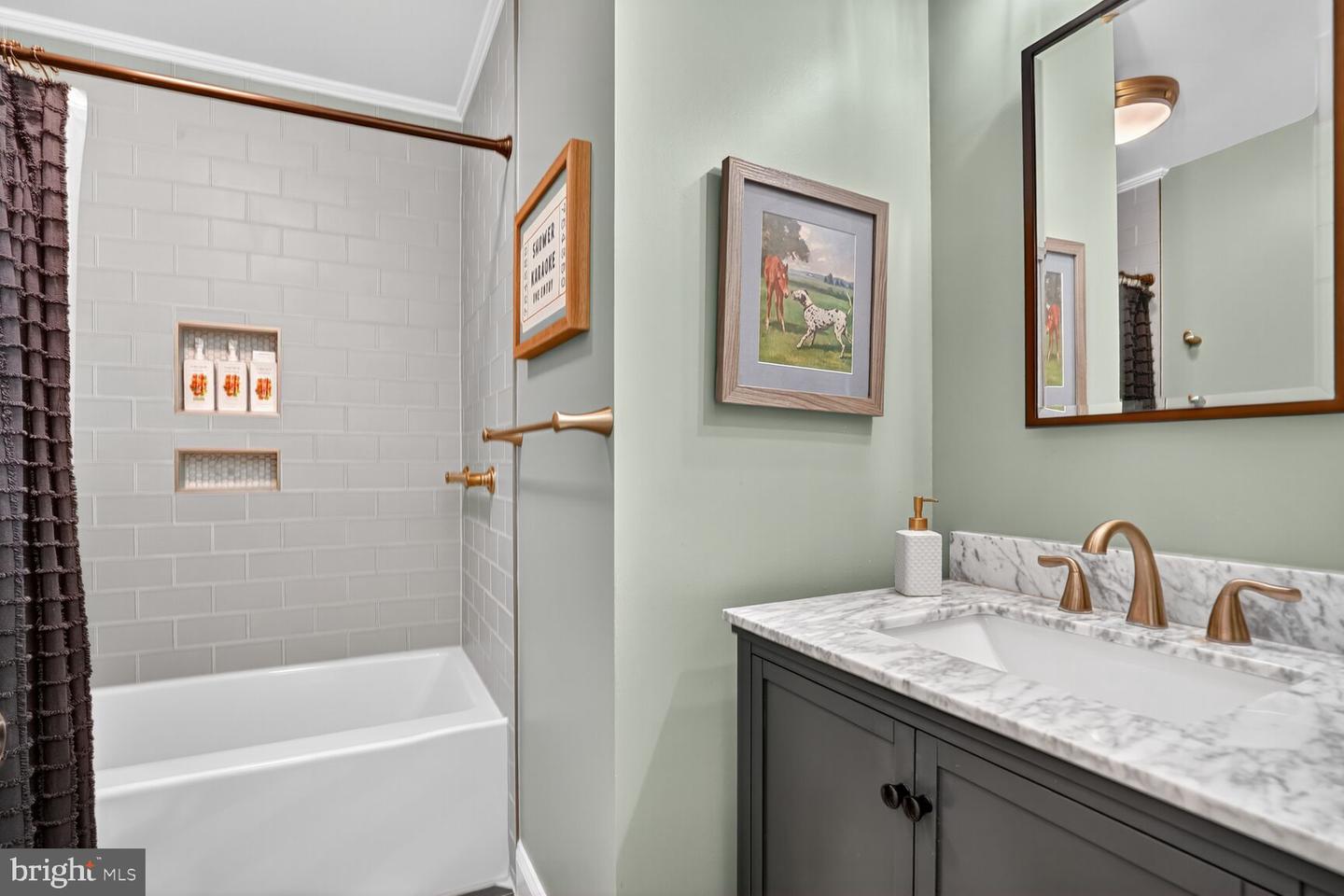 7054 IDYLWOOD RD, FALLS CHURCH, Virginia 22043, 5 Bedrooms Bedrooms, ,4 BathroomsBathrooms,Residential,For sale,7054 IDYLWOOD RD,VAFX2268990 MLS # VAFX2268990