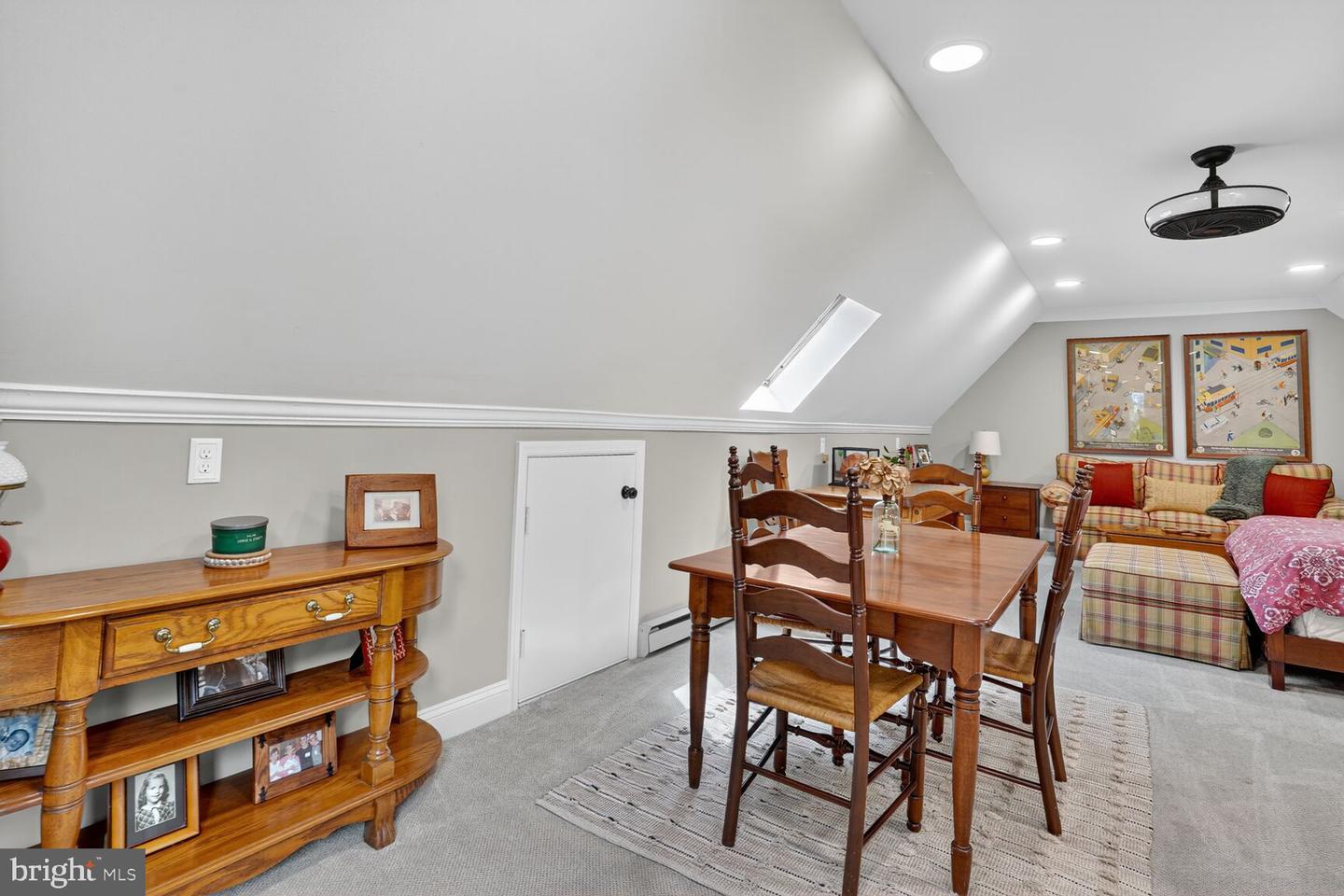 7054 IDYLWOOD RD, FALLS CHURCH, Virginia 22043, 5 Bedrooms Bedrooms, ,4 BathroomsBathrooms,Residential,For sale,7054 IDYLWOOD RD,VAFX2268990 MLS # VAFX2268990
