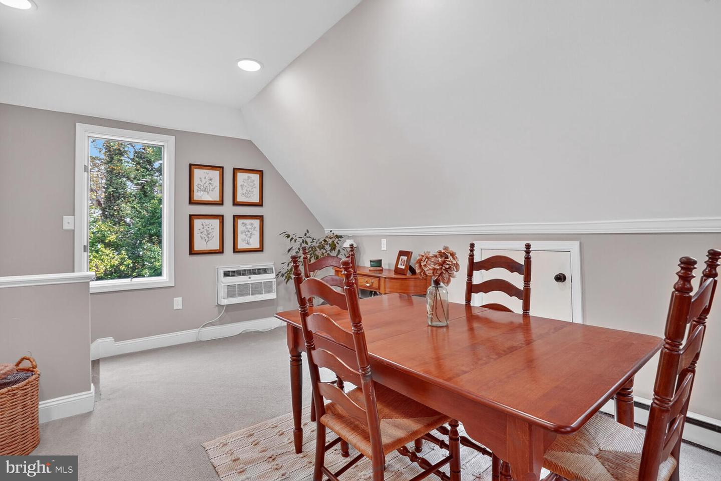 7054 IDYLWOOD RD, FALLS CHURCH, Virginia 22043, 5 Bedrooms Bedrooms, ,4 BathroomsBathrooms,Residential,For sale,7054 IDYLWOOD RD,VAFX2268990 MLS # VAFX2268990