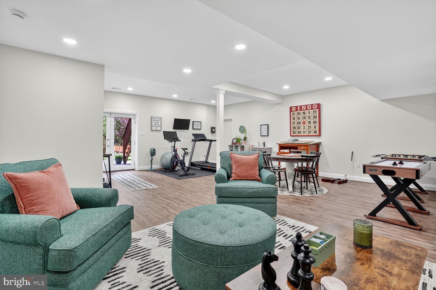 7054 IDYLWOOD RD, FALLS CHURCH, Virginia 22043, 5 Bedrooms Bedrooms, ,4 BathroomsBathrooms,Residential,For sale,7054 IDYLWOOD RD,VAFX2268990 MLS # VAFX2268990
