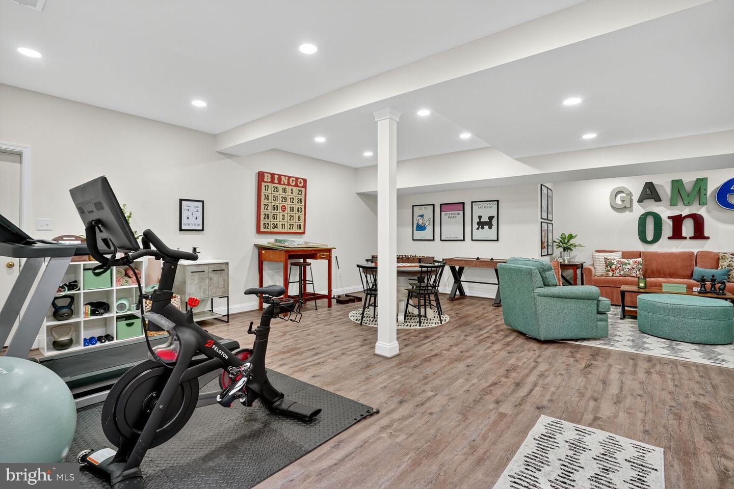 7054 IDYLWOOD RD, FALLS CHURCH, Virginia 22043, 5 Bedrooms Bedrooms, ,4 BathroomsBathrooms,Residential,For sale,7054 IDYLWOOD RD,VAFX2268990 MLS # VAFX2268990