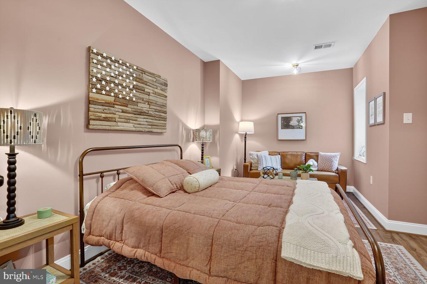 7054 IDYLWOOD RD, FALLS CHURCH, Virginia 22043, 5 Bedrooms Bedrooms, ,4 BathroomsBathrooms,Residential,For sale,7054 IDYLWOOD RD,VAFX2268990 MLS # VAFX2268990