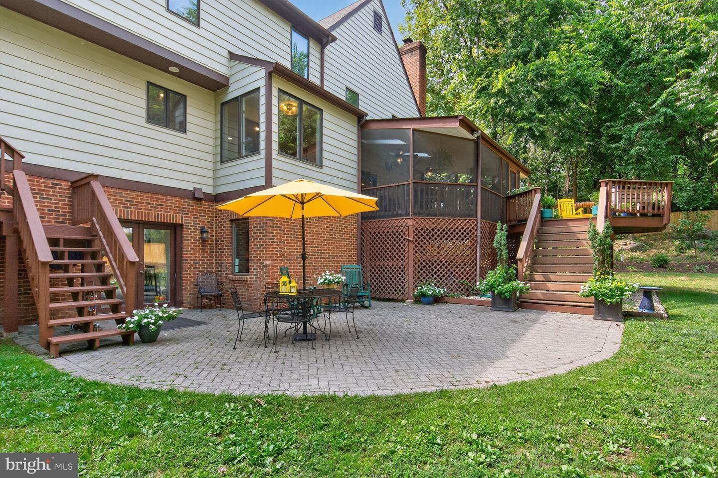 7054 IDYLWOOD RD, FALLS CHURCH, Virginia 22043, 5 Bedrooms Bedrooms, ,4 BathroomsBathrooms,Residential,For sale,7054 IDYLWOOD RD,VAFX2268990 MLS # VAFX2268990