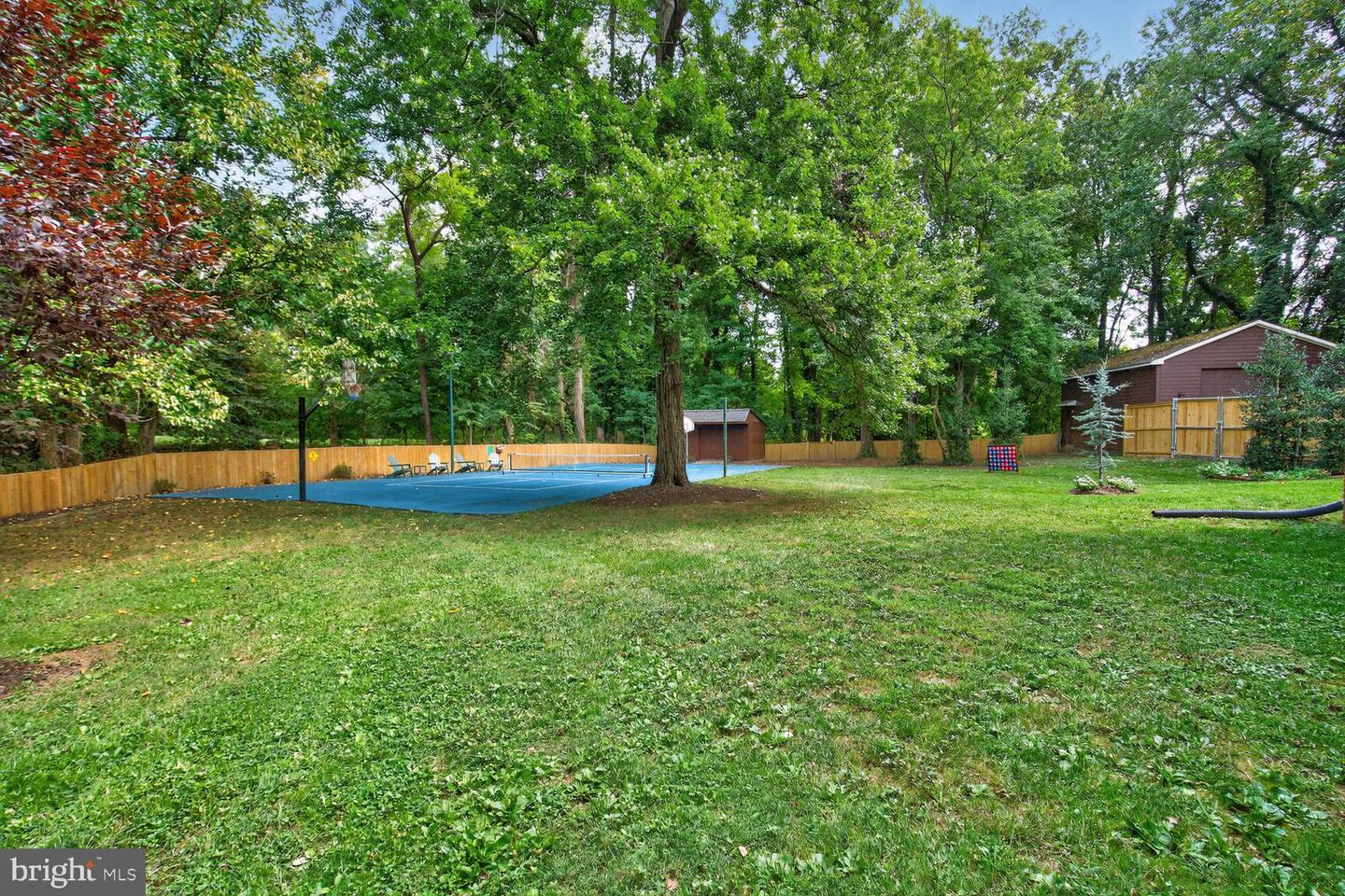 7054 IDYLWOOD RD, FALLS CHURCH, Virginia 22043, 5 Bedrooms Bedrooms, ,4 BathroomsBathrooms,Residential,For sale,7054 IDYLWOOD RD,VAFX2268990 MLS # VAFX2268990