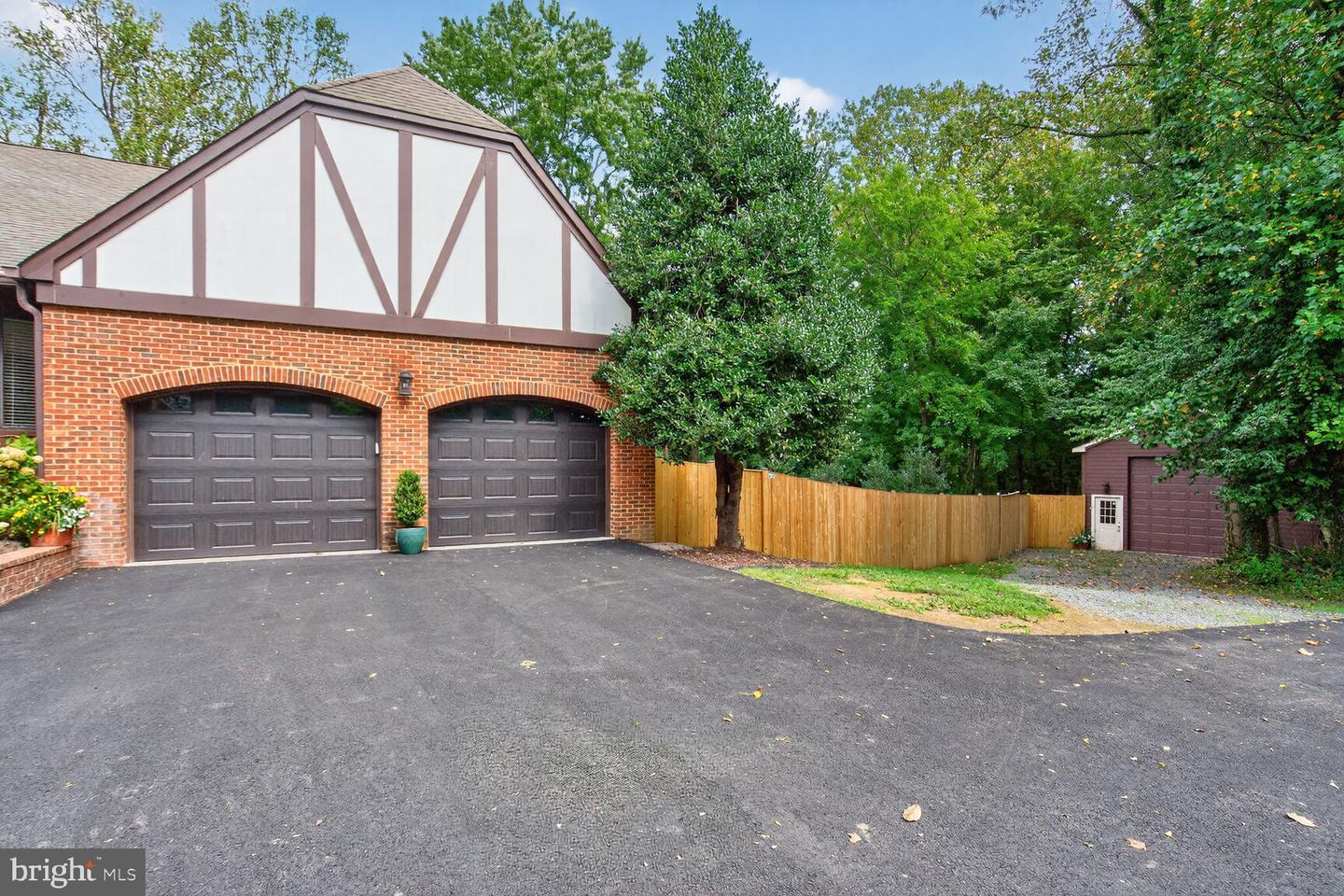 7054 IDYLWOOD RD, FALLS CHURCH, Virginia 22043, 5 Bedrooms Bedrooms, ,4 BathroomsBathrooms,Residential,For sale,7054 IDYLWOOD RD,VAFX2268990 MLS # VAFX2268990