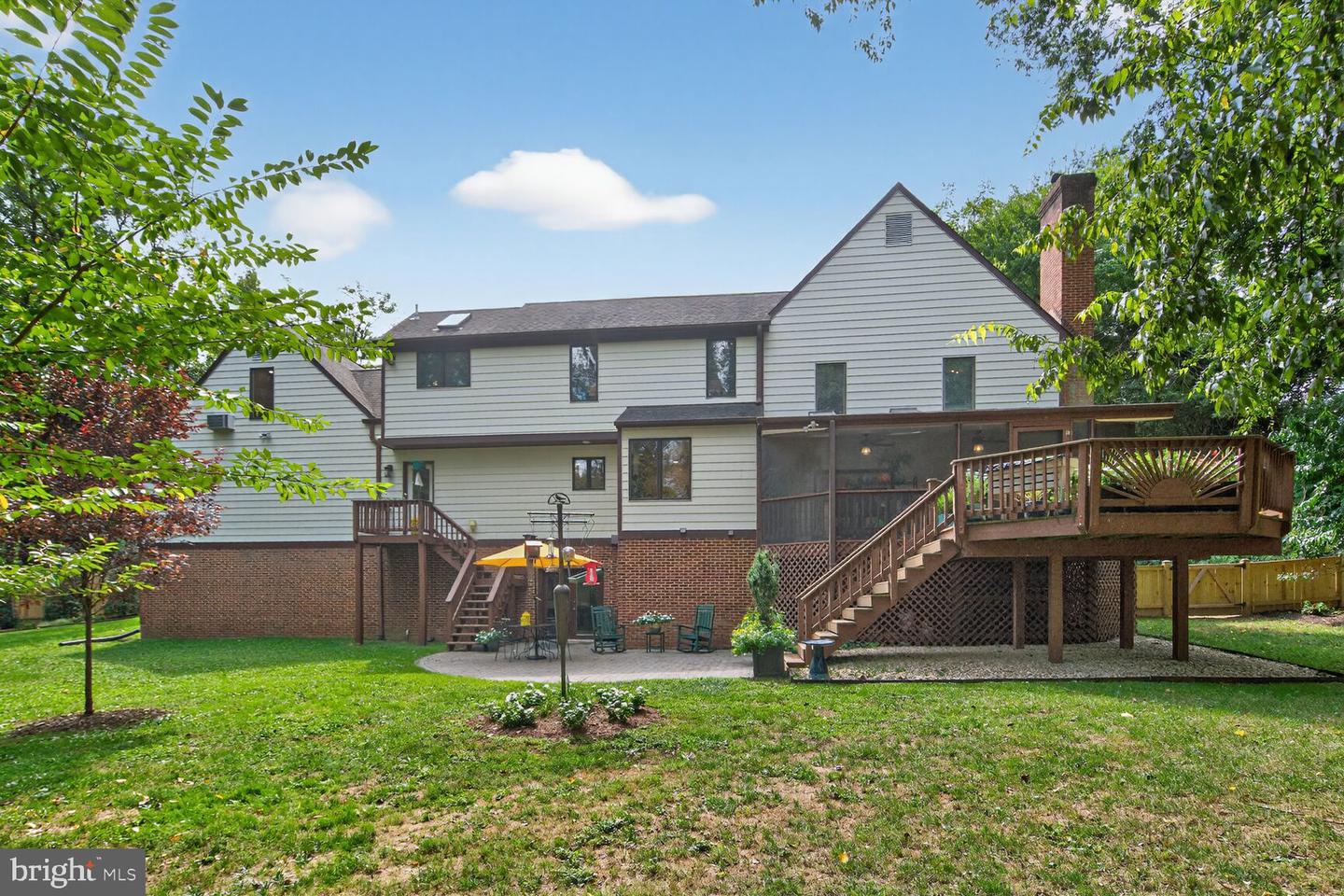 7054 IDYLWOOD RD, FALLS CHURCH, Virginia 22043, 5 Bedrooms Bedrooms, ,4 BathroomsBathrooms,Residential,For sale,7054 IDYLWOOD RD,VAFX2268990 MLS # VAFX2268990