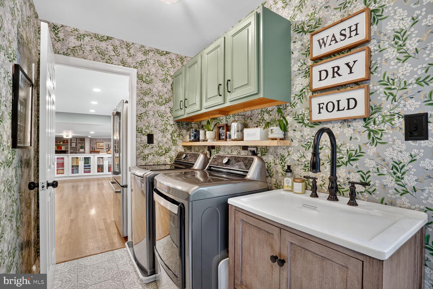 7054 IDYLWOOD RD, FALLS CHURCH, Virginia 22043, 5 Bedrooms Bedrooms, ,4 BathroomsBathrooms,Residential,For sale,7054 IDYLWOOD RD,VAFX2268990 MLS # VAFX2268990