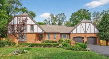 7054 IDYLWOOD RD, FALLS CHURCH, Virginia 22043, 5 Bedrooms Bedrooms, ,4 BathroomsBathrooms,Residential,For sale,7054 IDYLWOOD RD,VAFX2268990 MLS # VAFX2268990