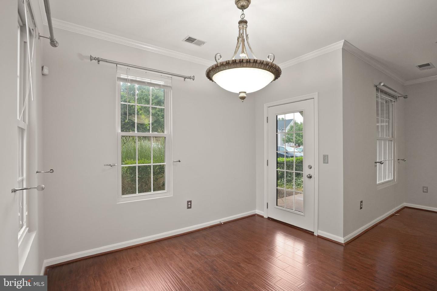 46608 DRYSDALE TER #101, STERLING, Virginia 20165, 2 Bedrooms Bedrooms, ,2 BathroomsBathrooms,Residential,For sale,46608 DRYSDALE TER #101,VALO2107504 MLS # VALO2107504