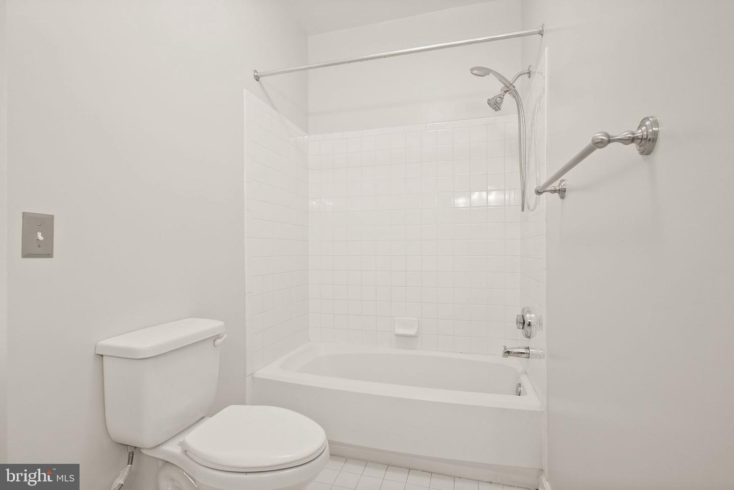 46608 DRYSDALE TER #101, STERLING, Virginia 20165, 2 Bedrooms Bedrooms, ,2 BathroomsBathrooms,Residential,For sale,46608 DRYSDALE TER #101,VALO2107504 MLS # VALO2107504