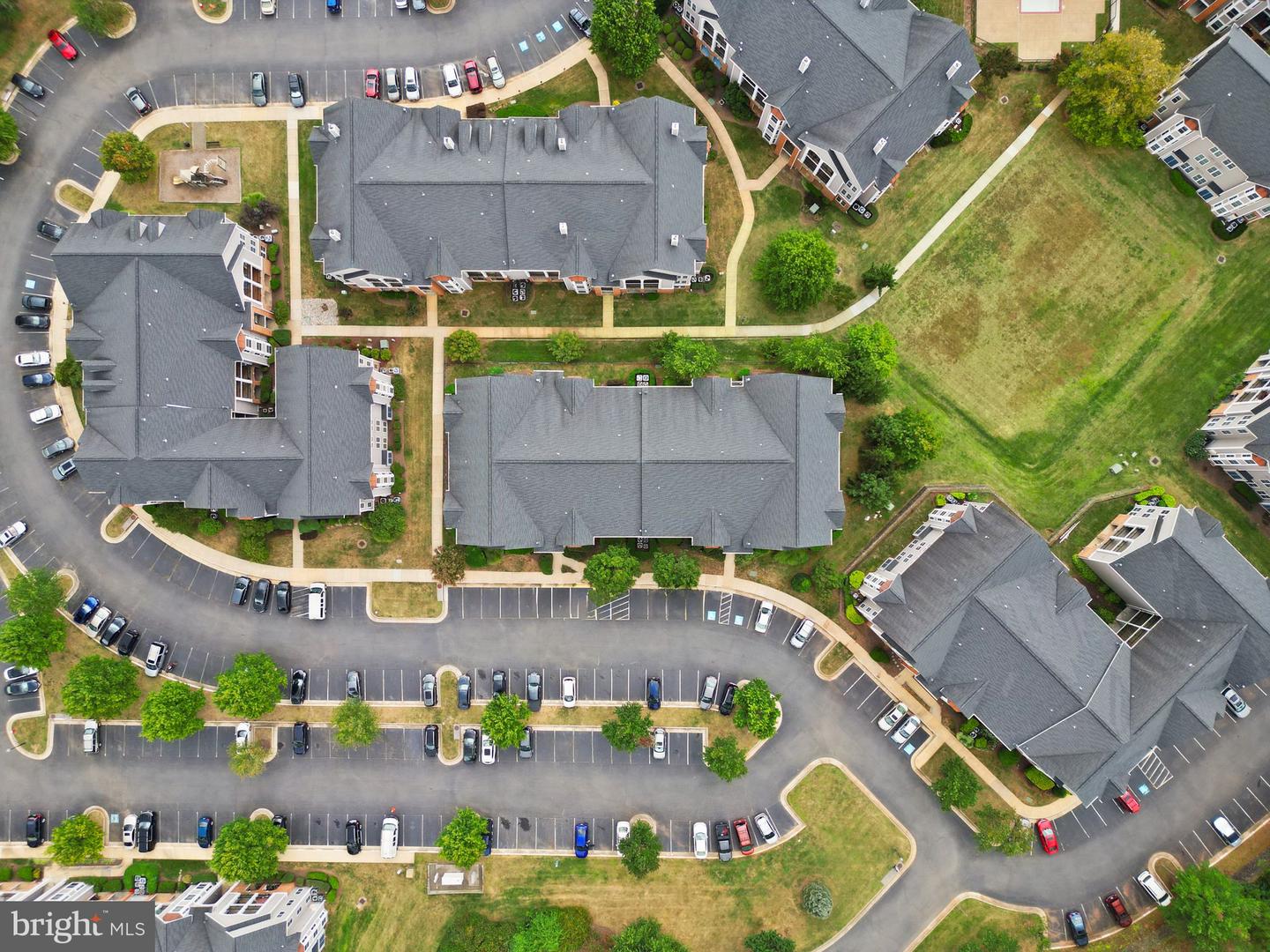 46608 DRYSDALE TER #101, STERLING, Virginia 20165, 2 Bedrooms Bedrooms, ,2 BathroomsBathrooms,Residential,For sale,46608 DRYSDALE TER #101,VALO2107504 MLS # VALO2107504