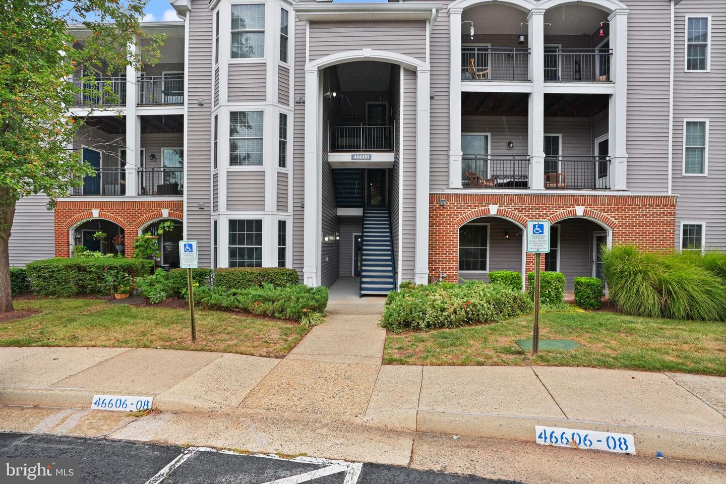 46608 DRYSDALE TER #101, STERLING, Virginia 20165, 2 Bedrooms Bedrooms, ,2 BathroomsBathrooms,Residential,For sale,46608 DRYSDALE TER #101,VALO2107504 MLS # VALO2107504