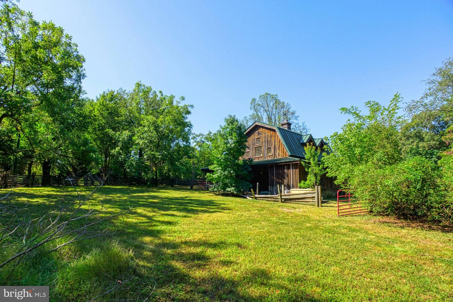 5300 WINFIELD RD, FAIRFAX, Virginia 22030, 5 Bedrooms Bedrooms, ,3 BathroomsBathrooms,Farm,For sale,5300 WINFIELD RD,VAFX2267830 MLS # VAFX2267830