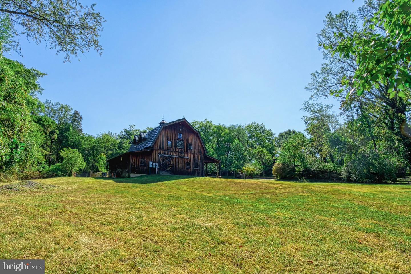 5300 WINFIELD RD, FAIRFAX, Virginia 22030, 5 Bedrooms Bedrooms, ,3 BathroomsBathrooms,Farm,For sale,5300 WINFIELD RD,VAFX2267830 MLS # VAFX2267830