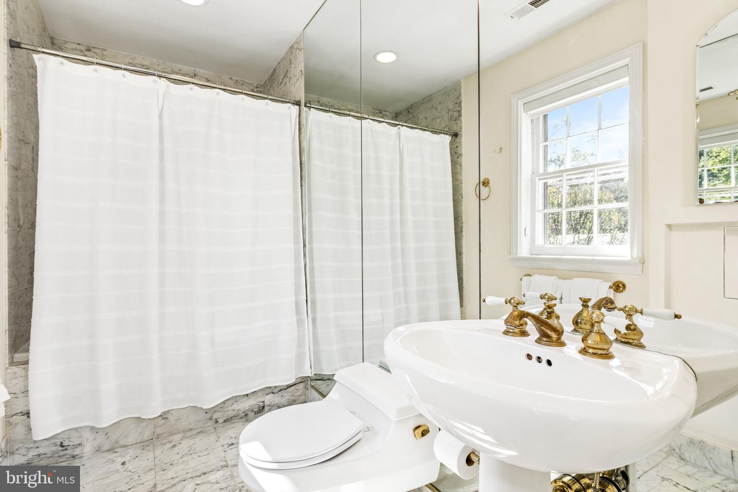 5058 SEDGWICK ST NW, WASHINGTON, District Of Columbia 20016, 5 Bedrooms Bedrooms, ,4 BathroomsBathrooms,Residential,For sale,5058 SEDGWICK ST NW,DCDC2223938 MLS # DCDC2223938