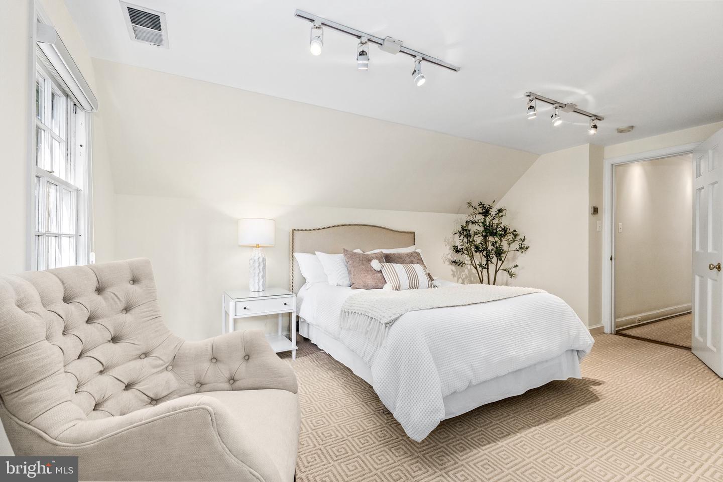 5058 SEDGWICK ST NW, WASHINGTON, District Of Columbia 20016, 5 Bedrooms Bedrooms, ,4 BathroomsBathrooms,Residential,For sale,5058 SEDGWICK ST NW,DCDC2223938 MLS # DCDC2223938