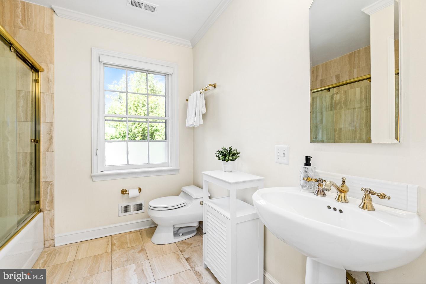 5058 SEDGWICK ST NW, WASHINGTON, District Of Columbia 20016, 5 Bedrooms Bedrooms, ,4 BathroomsBathrooms,Residential,For sale,5058 SEDGWICK ST NW,DCDC2223938 MLS # DCDC2223938