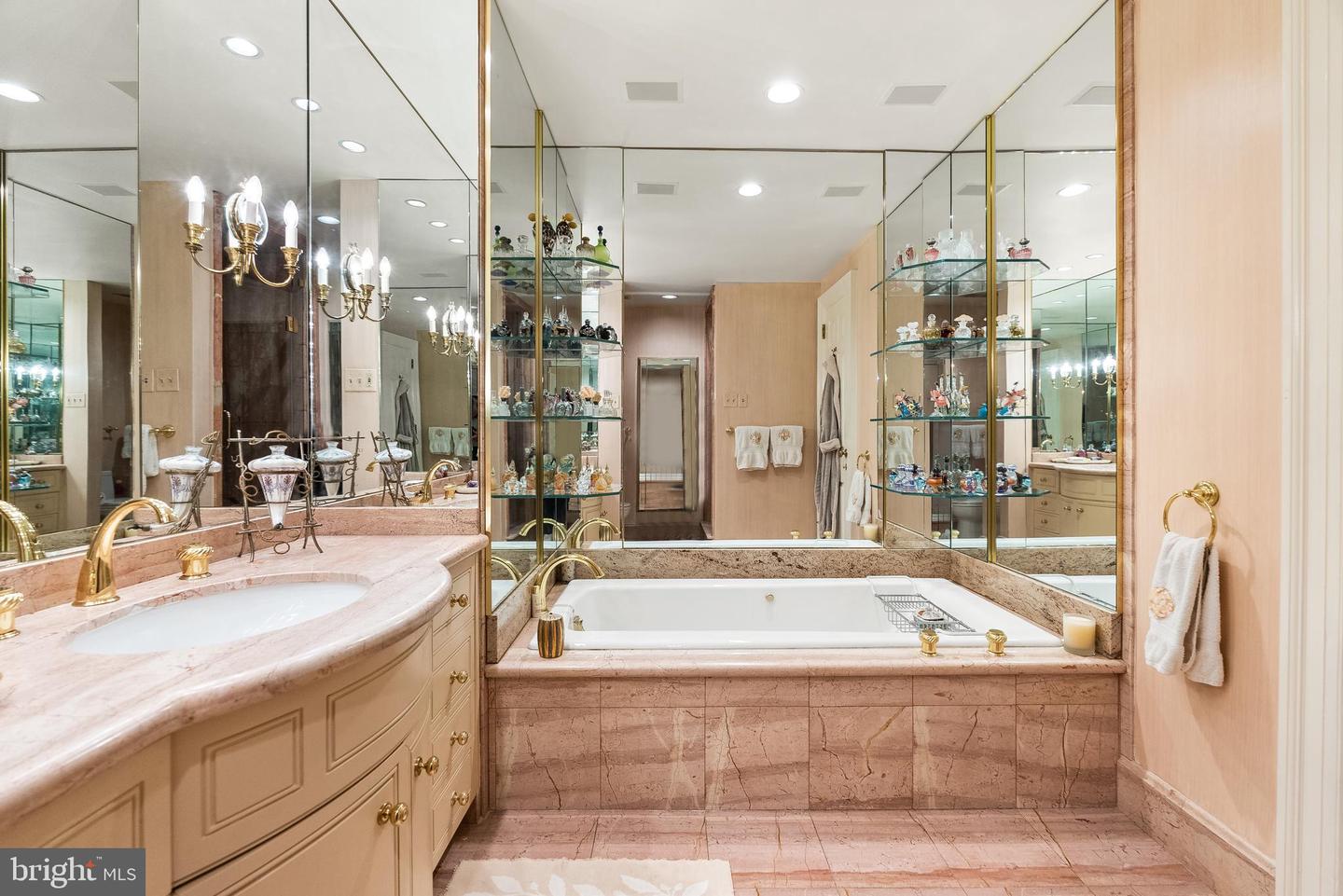 2700 CALVERT ST NW #418, WASHINGTON, District Of Columbia 20008, 2 Bedrooms Bedrooms, ,2 BathroomsBathrooms,Residential,For sale,2700 CALVERT ST NW #418,DCDC2223958 MLS # DCDC2223958