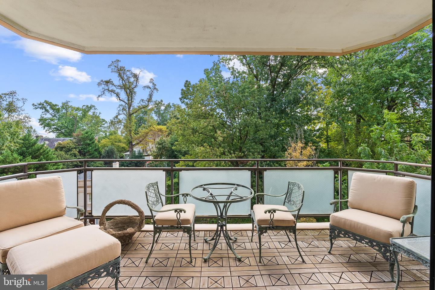 2700 CALVERT ST NW #418, WASHINGTON, District Of Columbia 20008, 2 Bedrooms Bedrooms, ,2 BathroomsBathrooms,Residential,For sale,2700 CALVERT ST NW #418,DCDC2223958 MLS # DCDC2223958