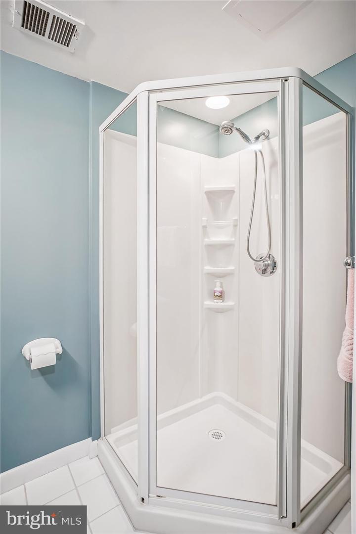 3717 CHANEL RD, ANNANDALE, Virginia 22003, 3 Bedrooms Bedrooms, ,3 BathroomsBathrooms,Residential,For sale,3717 CHANEL RD,VAFX2269058 MLS # VAFX2269058