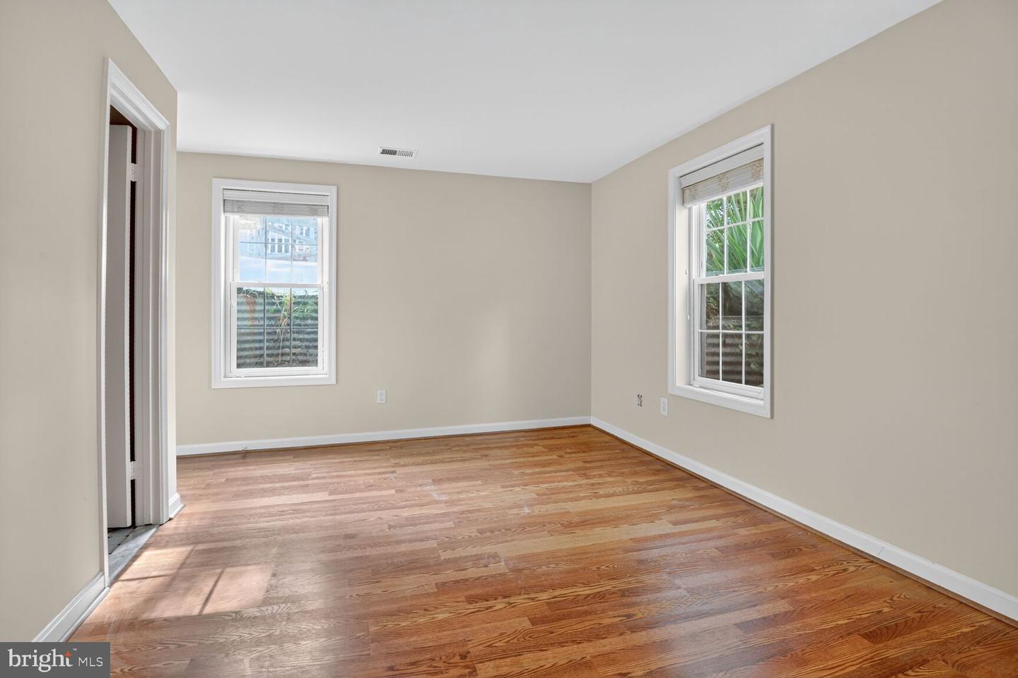 332 LOUDOUN ST SW, LEESBURG, Virginia 20175, 3 Bedrooms Bedrooms, ,3 BathroomsBathrooms,Residential,For sale,332 LOUDOUN ST SW,VALO2107530 MLS # VALO2107530