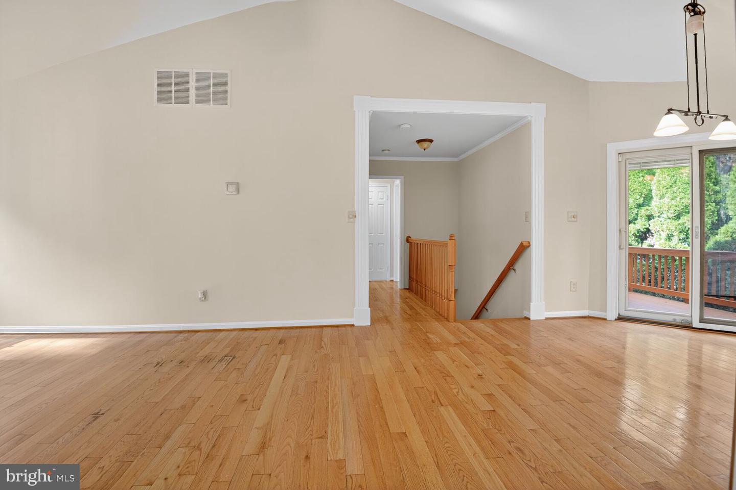 332 LOUDOUN ST SW, LEESBURG, Virginia 20175, 3 Bedrooms Bedrooms, ,3 BathroomsBathrooms,Residential,For sale,332 LOUDOUN ST SW,VALO2107530 MLS # VALO2107530