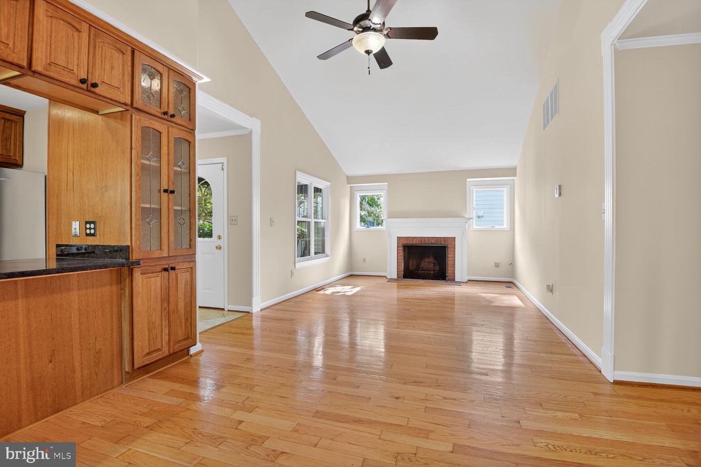 332 LOUDOUN ST SW, LEESBURG, Virginia 20175, 3 Bedrooms Bedrooms, ,3 BathroomsBathrooms,Residential,For sale,332 LOUDOUN ST SW,VALO2107530 MLS # VALO2107530