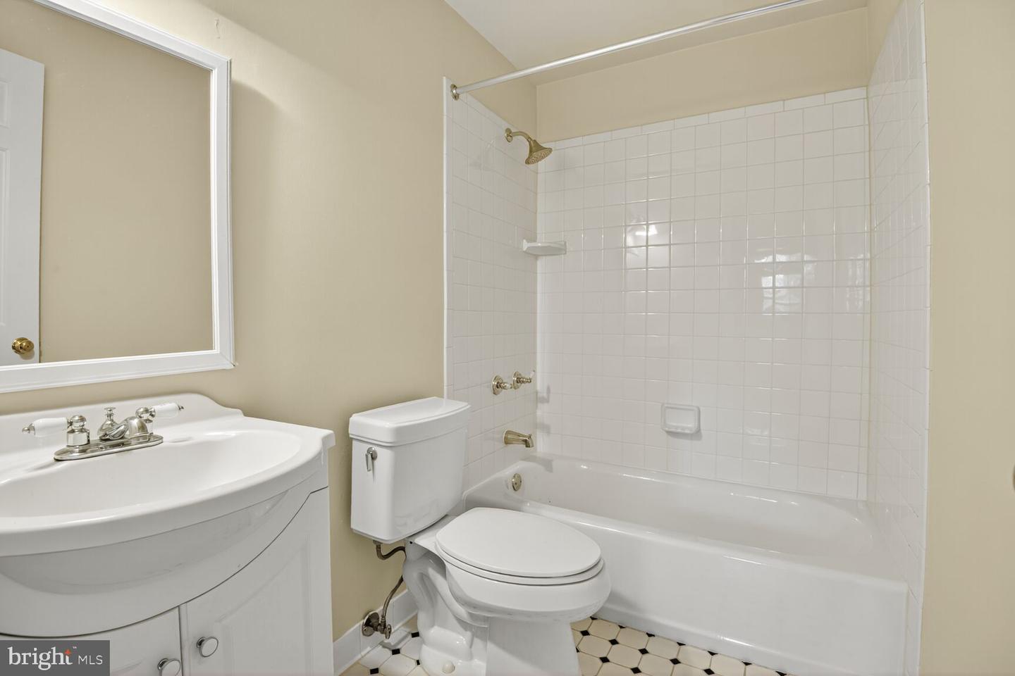332 LOUDOUN ST SW, LEESBURG, Virginia 20175, 3 Bedrooms Bedrooms, ,3 BathroomsBathrooms,Residential,For sale,332 LOUDOUN ST SW,VALO2107530 MLS # VALO2107530