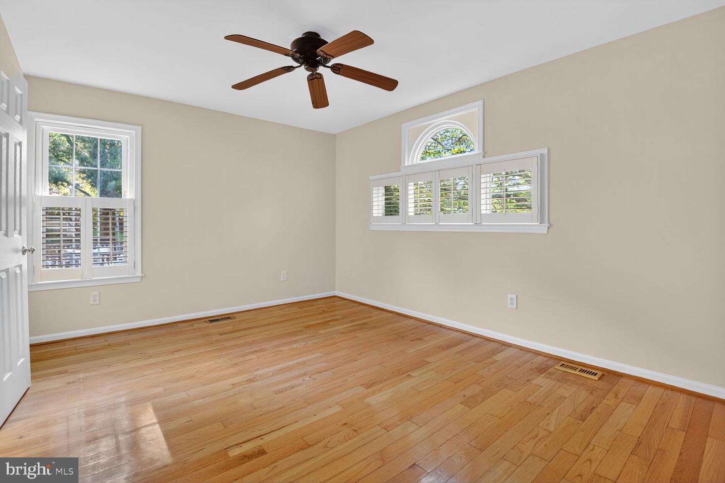 332 LOUDOUN ST SW, LEESBURG, Virginia 20175, 3 Bedrooms Bedrooms, ,3 BathroomsBathrooms,Residential,For sale,332 LOUDOUN ST SW,VALO2107530 MLS # VALO2107530