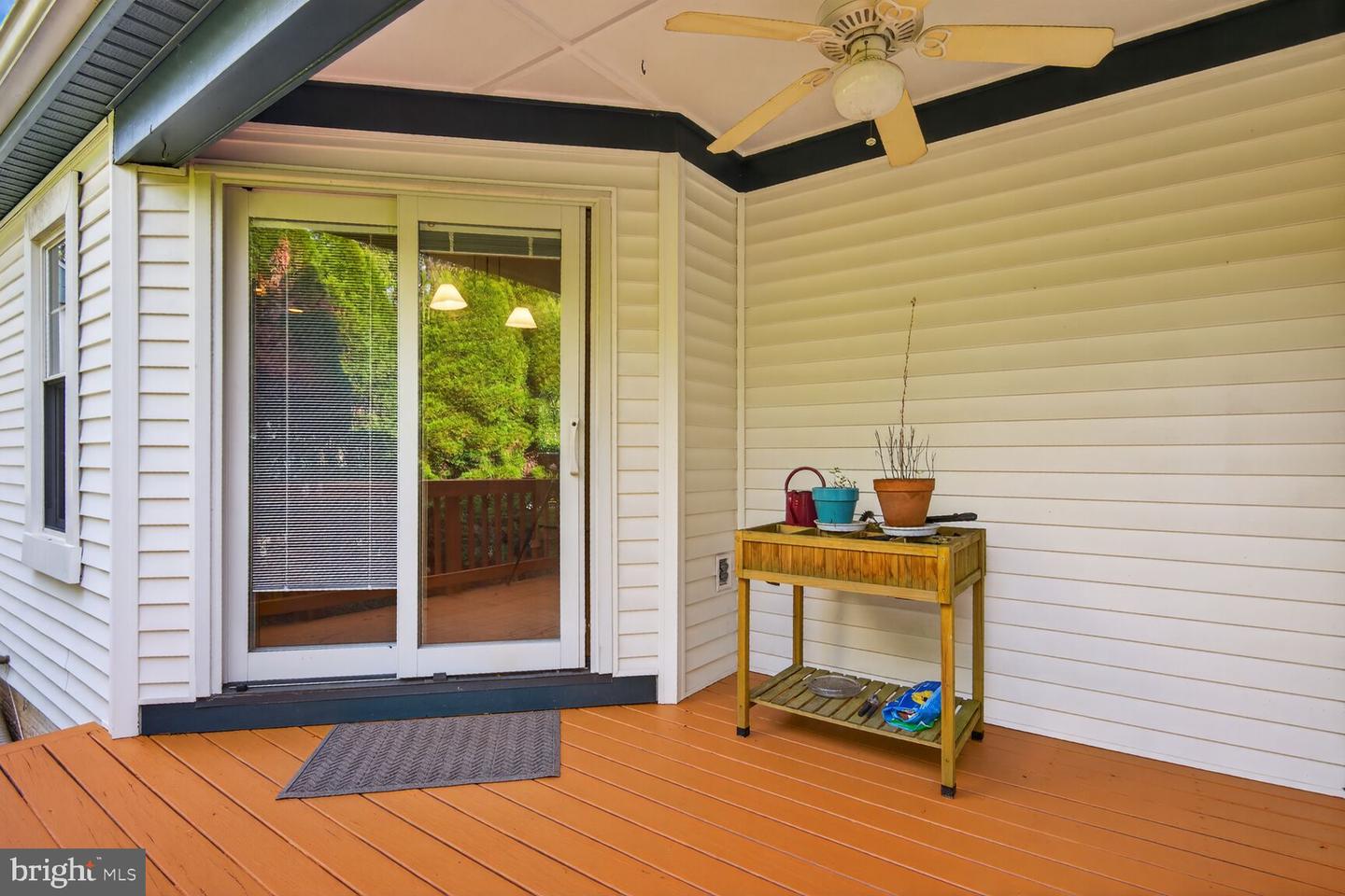 332 LOUDOUN ST SW, LEESBURG, Virginia 20175, 3 Bedrooms Bedrooms, ,3 BathroomsBathrooms,Residential,For sale,332 LOUDOUN ST SW,VALO2107530 MLS # VALO2107530