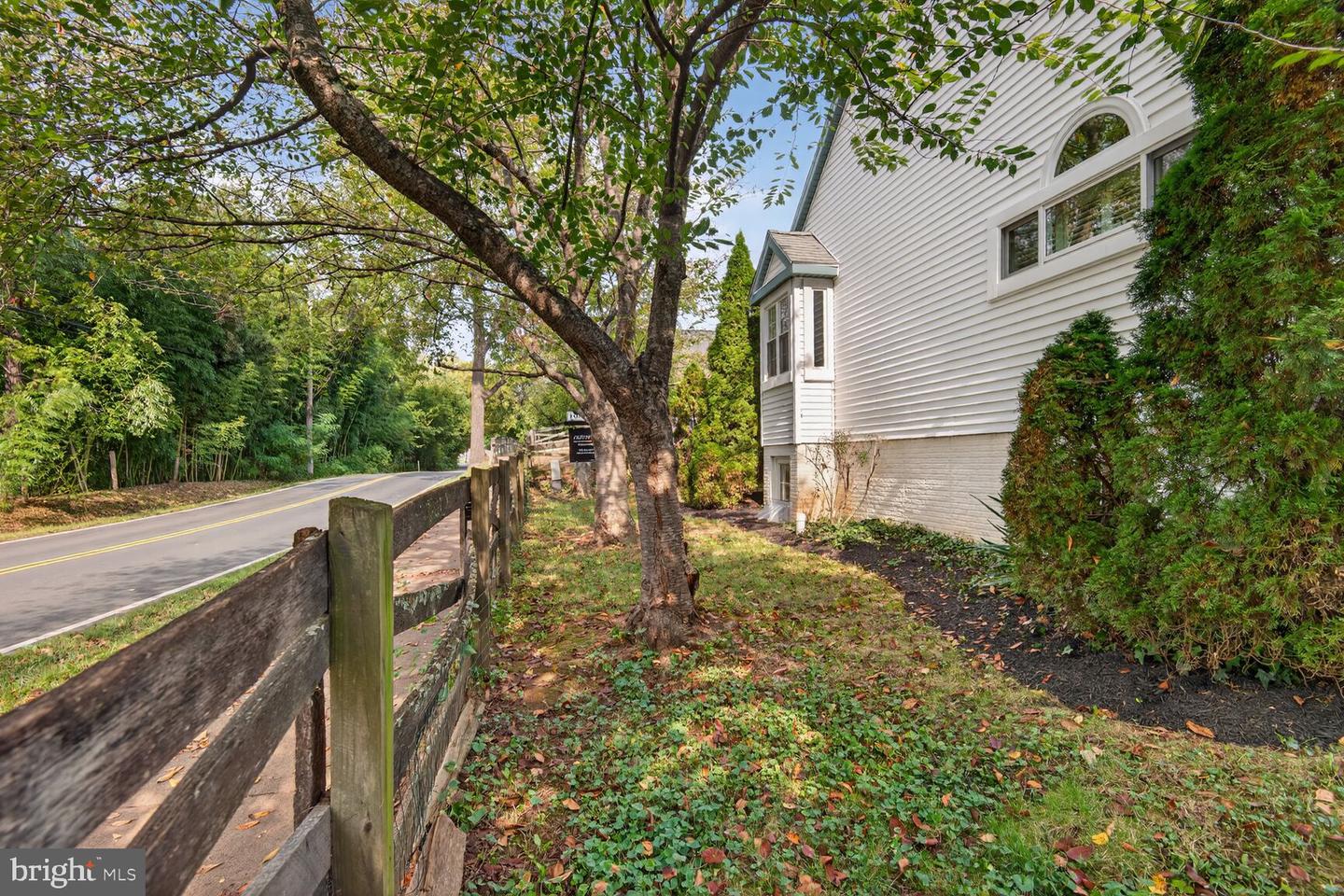 332 LOUDOUN ST SW, LEESBURG, Virginia 20175, 3 Bedrooms Bedrooms, ,3 BathroomsBathrooms,Residential,For sale,332 LOUDOUN ST SW,VALO2107530 MLS # VALO2107530