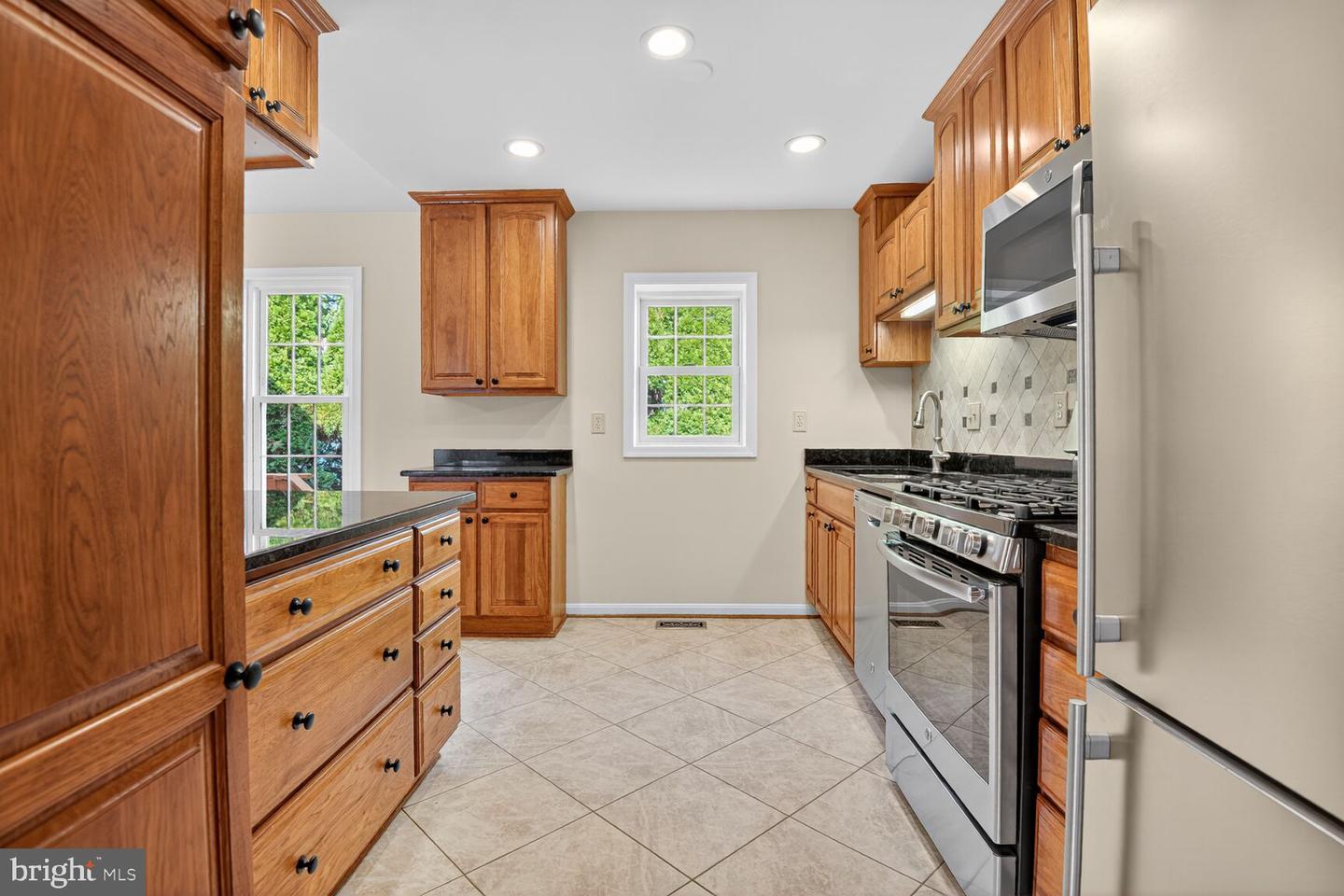 332 LOUDOUN ST SW, LEESBURG, Virginia 20175, 3 Bedrooms Bedrooms, ,3 BathroomsBathrooms,Residential,For sale,332 LOUDOUN ST SW,VALO2107530 MLS # VALO2107530