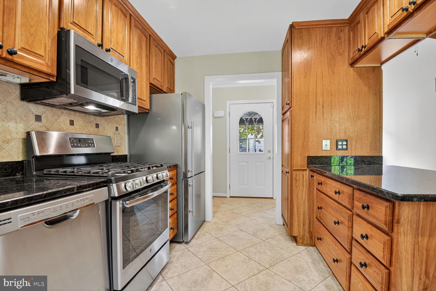 332 LOUDOUN ST SW, LEESBURG, Virginia 20175, 3 Bedrooms Bedrooms, ,3 BathroomsBathrooms,Residential,For sale,332 LOUDOUN ST SW,VALO2107530 MLS # VALO2107530