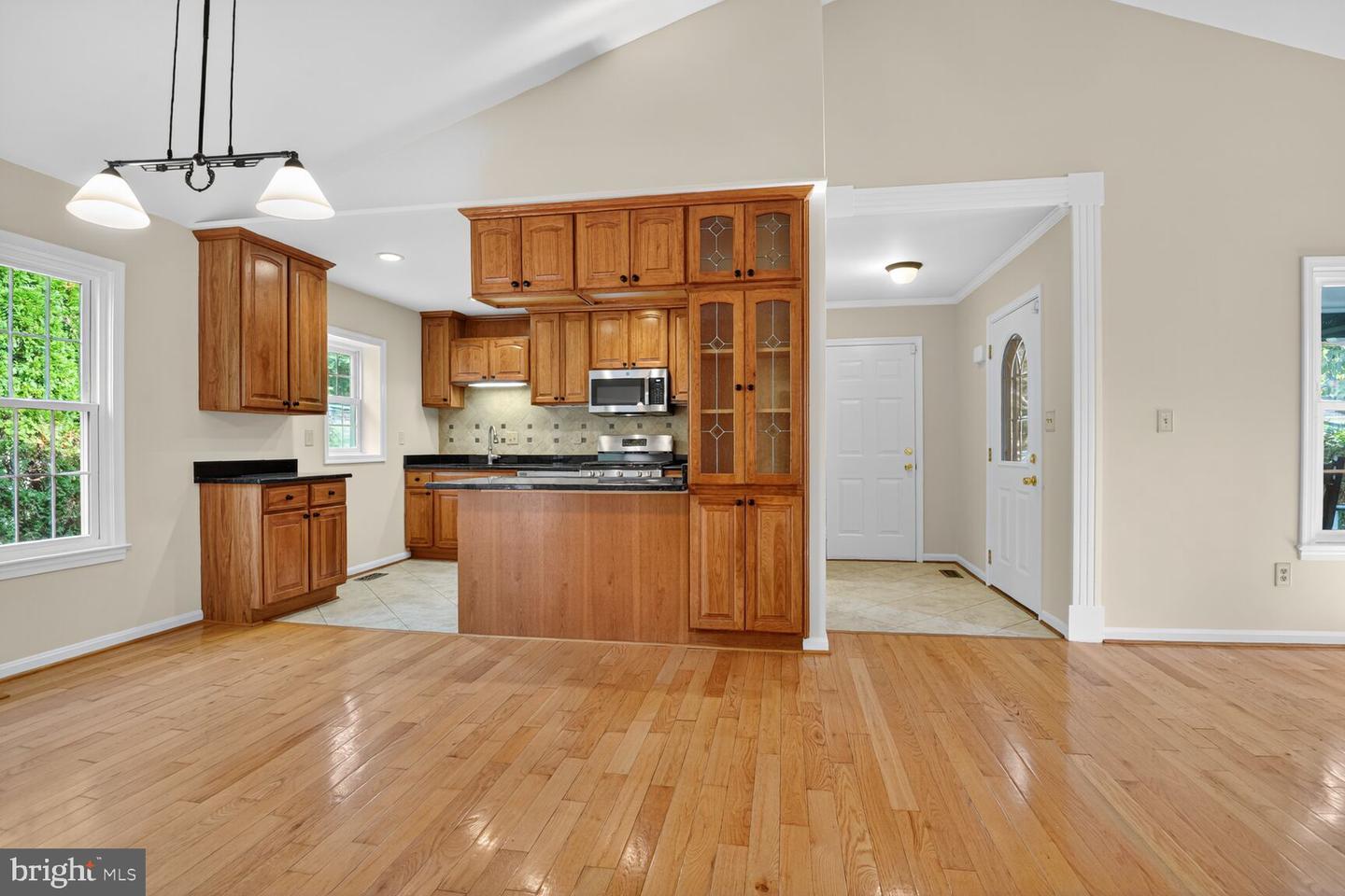 332 LOUDOUN ST SW, LEESBURG, Virginia 20175, 3 Bedrooms Bedrooms, ,3 BathroomsBathrooms,Residential,For sale,332 LOUDOUN ST SW,VALO2107530 MLS # VALO2107530
