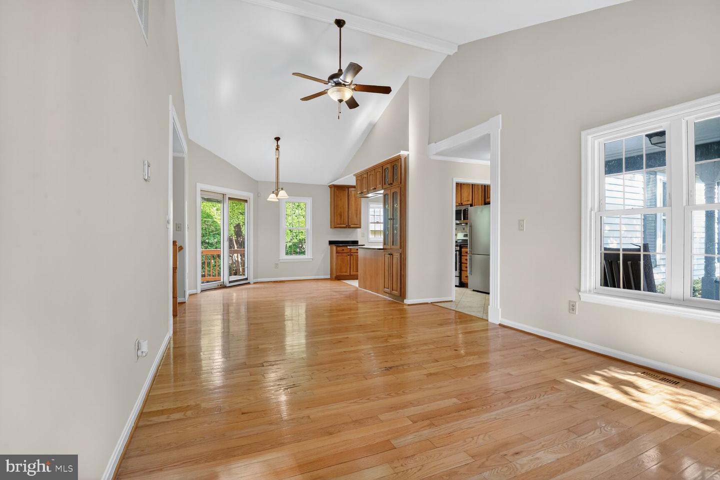 332 LOUDOUN ST SW, LEESBURG, Virginia 20175, 3 Bedrooms Bedrooms, ,3 BathroomsBathrooms,Residential,For sale,332 LOUDOUN ST SW,VALO2107530 MLS # VALO2107530